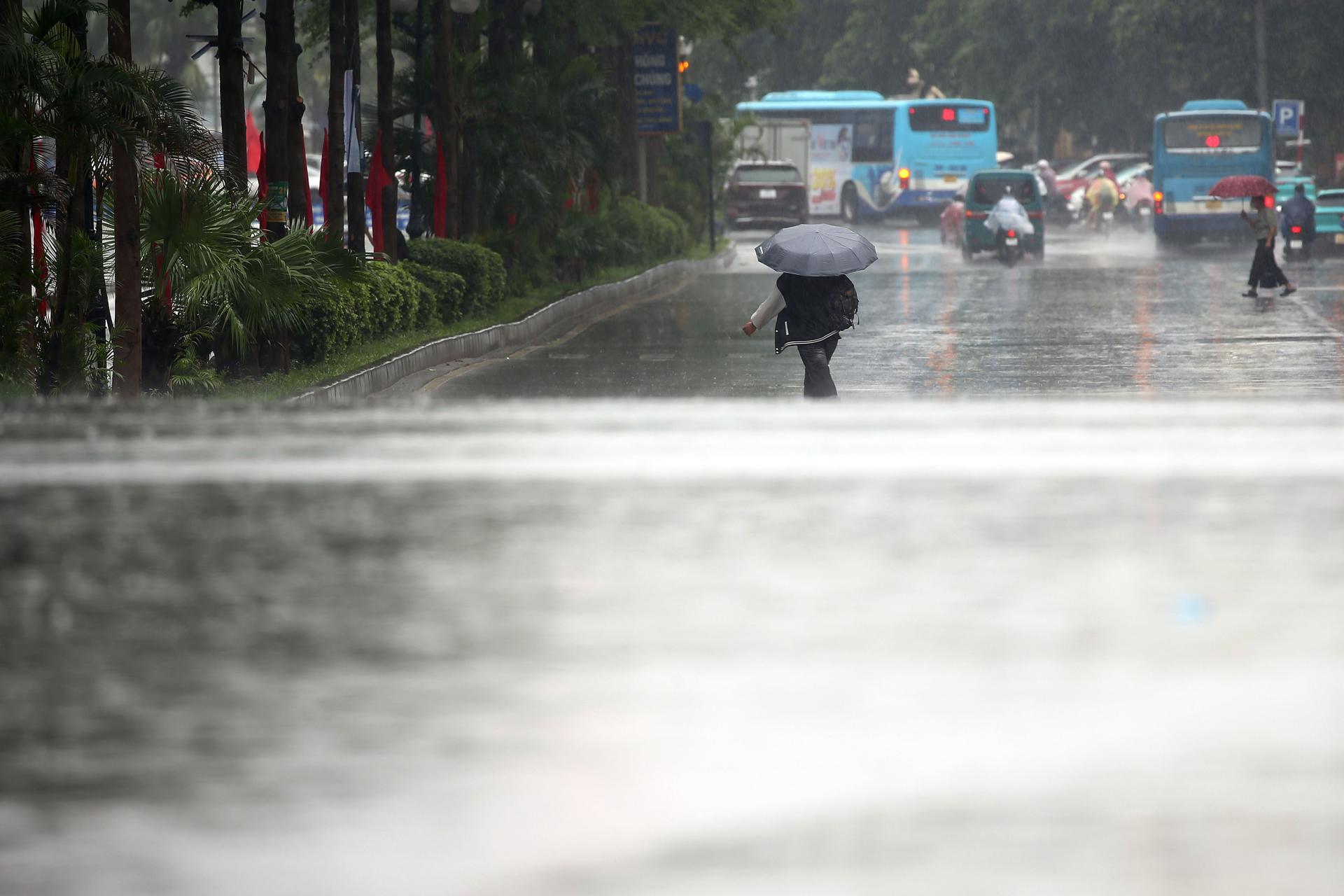 Más de 100 mil afectados en la isla china de Hainan por el paso del tifón Kajiki