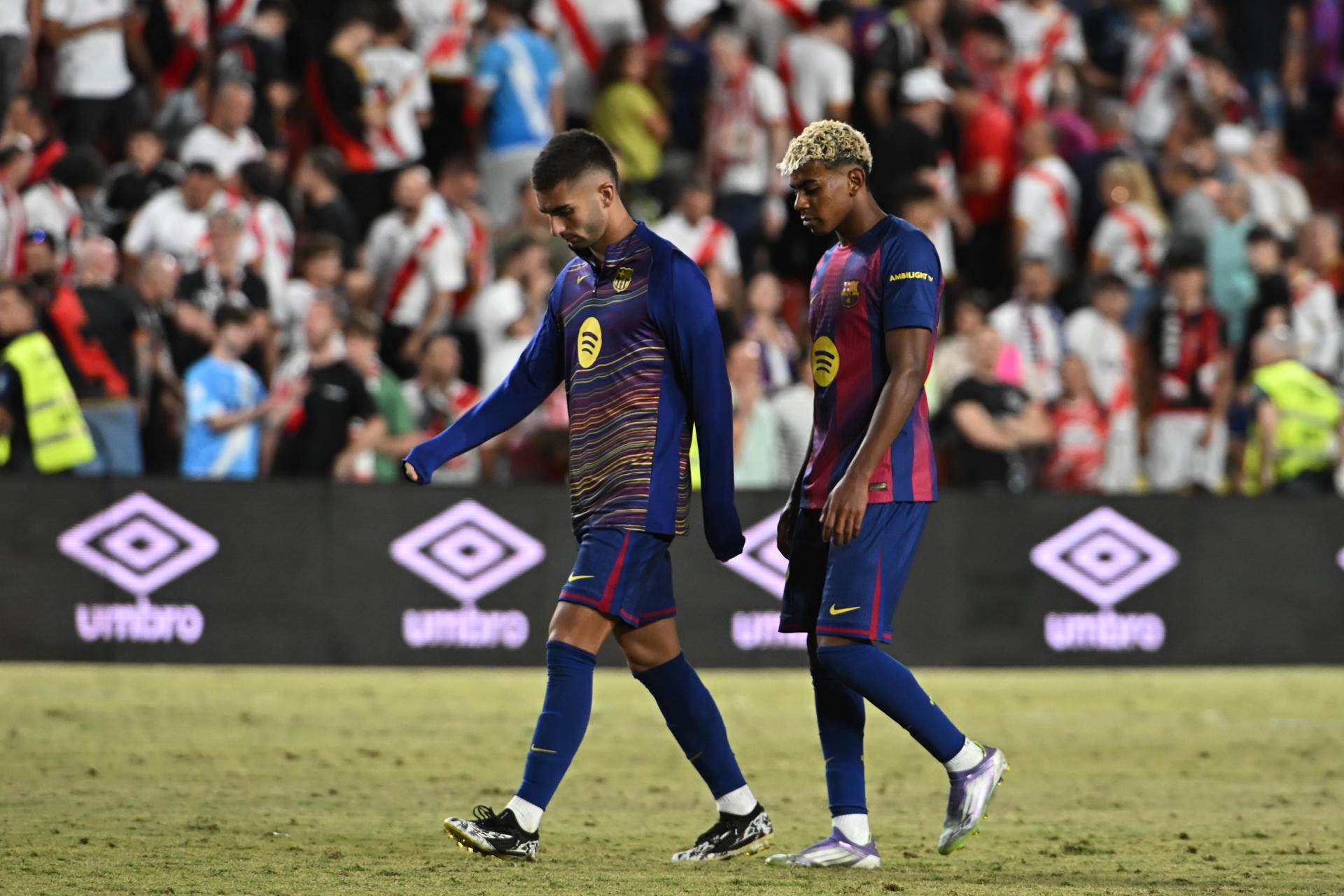 Barcelona, con polémica, rescató un sufrido empate frente a Rayo Vallecano