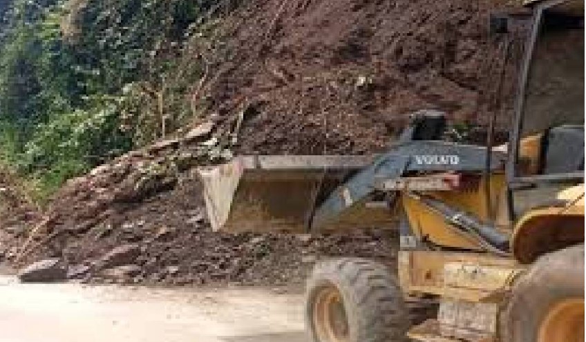 Restringen paso entre Barinas y Mérida tras derrumbes causados por las lluvias