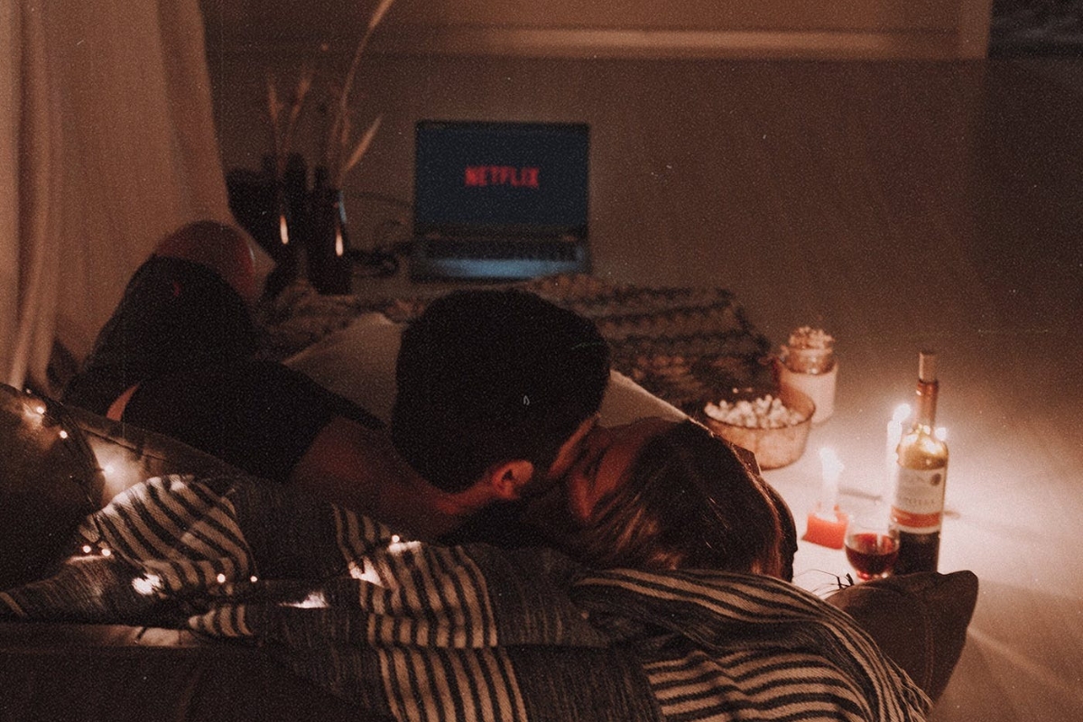 Las series y películas más sensuales para ver en Netflix y subir la temperatura