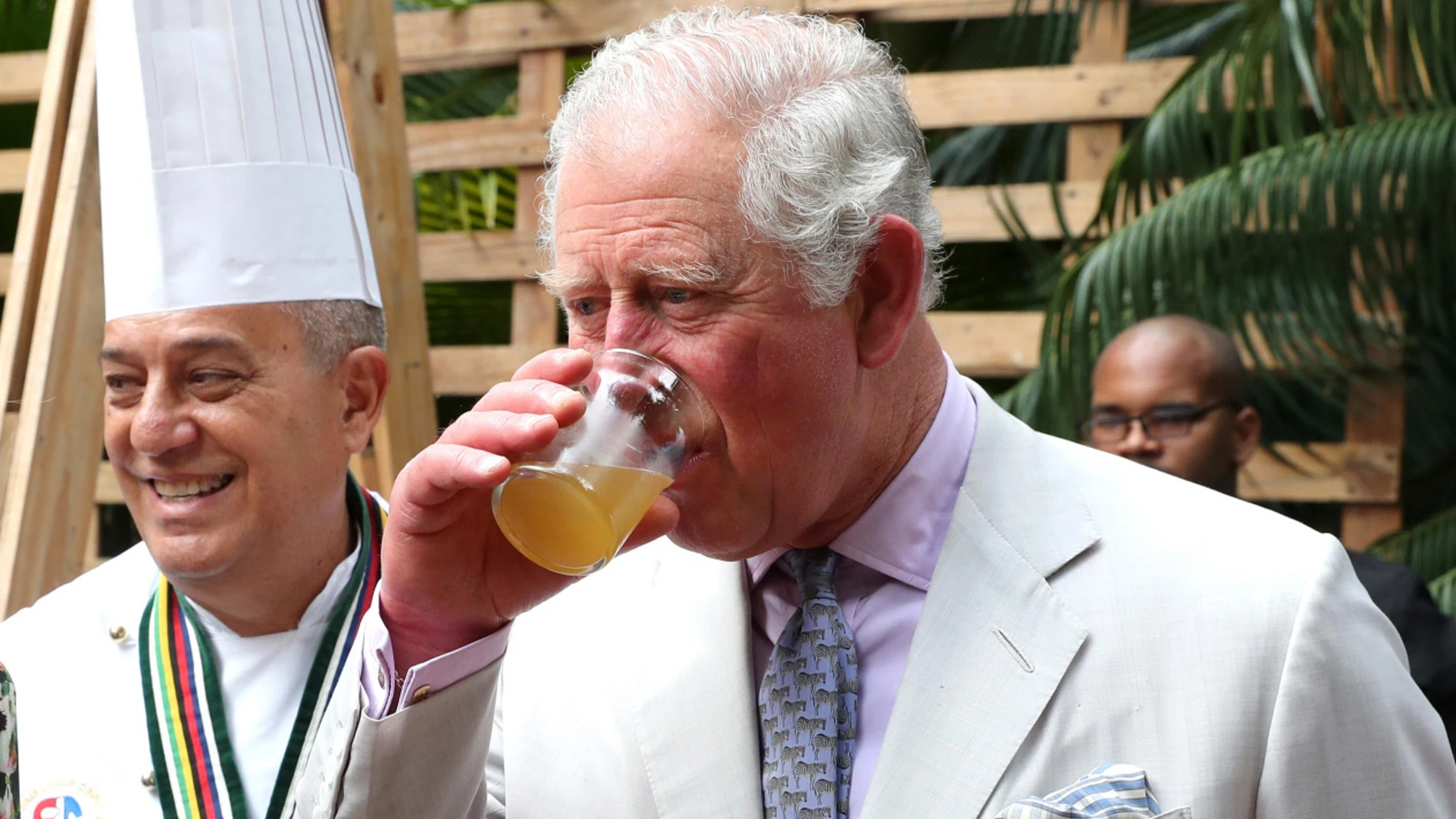 La maniática regla de los seis huevos del rey Carlos III