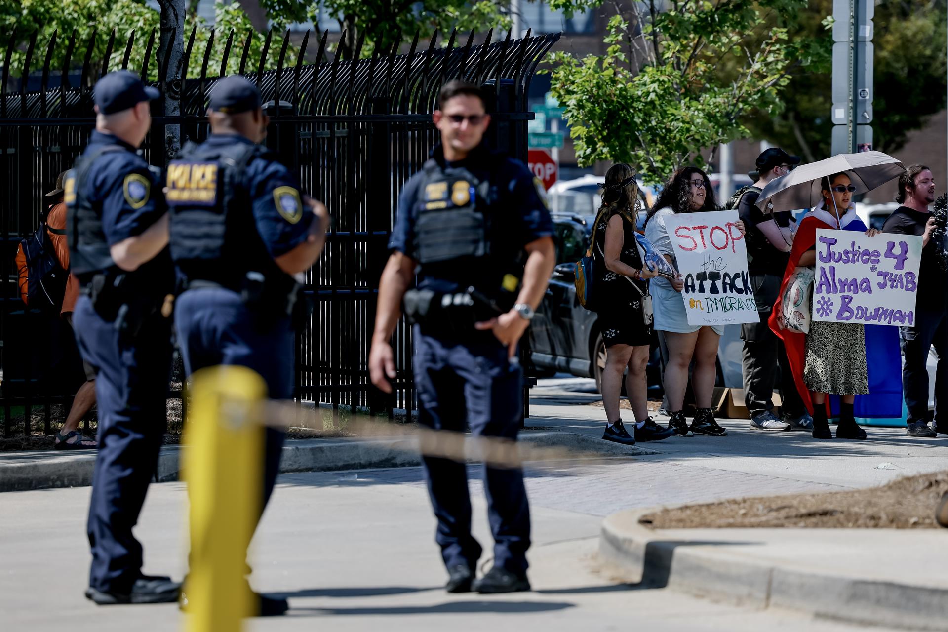 Inmigrantes tienen poco que celebrar en el Día del Trabajo en EEUU debido a las redadas
