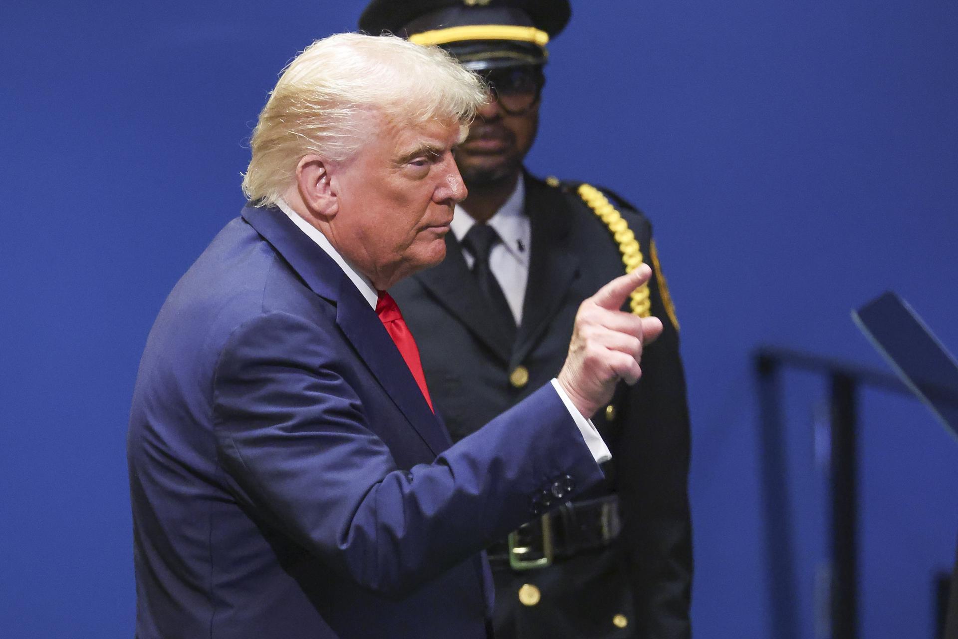 VIRAL: Trump humilló a la ONU por darle un teleprompter roto y unas escaleras estropeadas