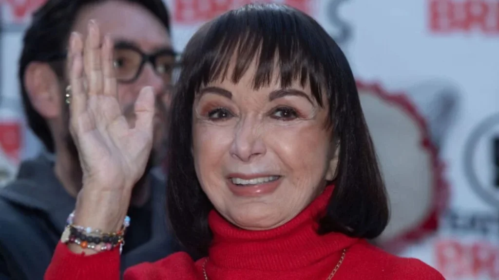 María Antonieta de las Nieves sufrió aparatosa caída que generó preocupación