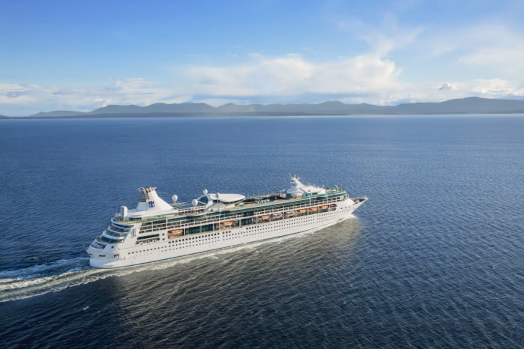 A lo Titanic, pero sin romance: apostador se tiró de un crucero para evadir una millonaria deuda