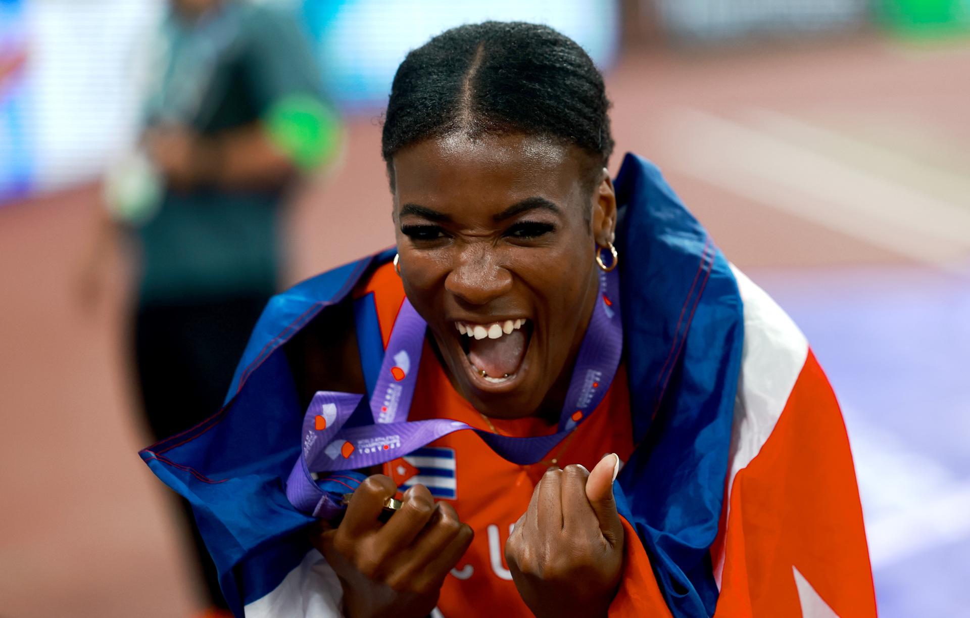 Leyanis Pérez destrona a Yulimar Rojas como reina mundial del triple salto