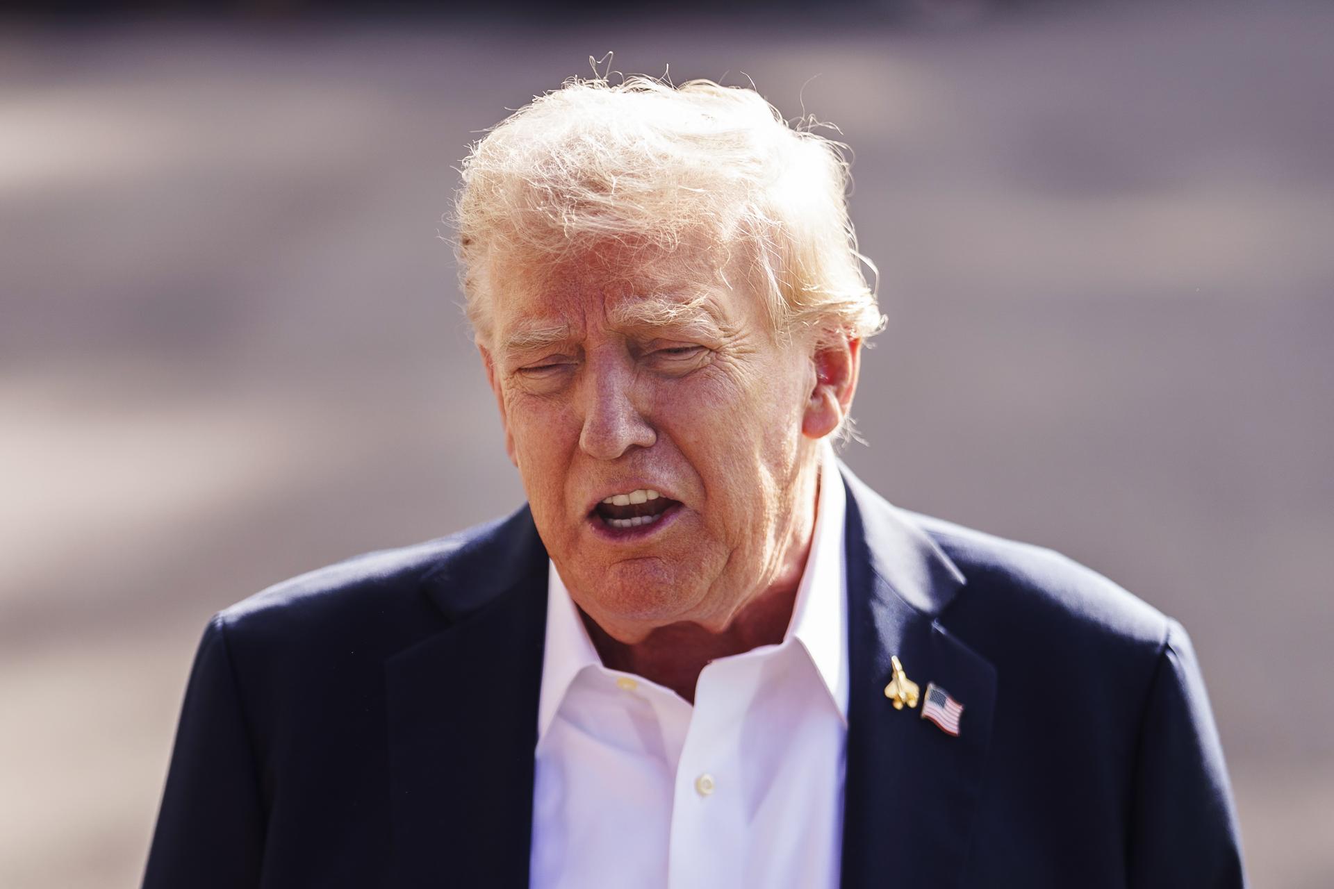"Es por justicia": Trump negó que la imputación al exjefe del FBI sea por venganza