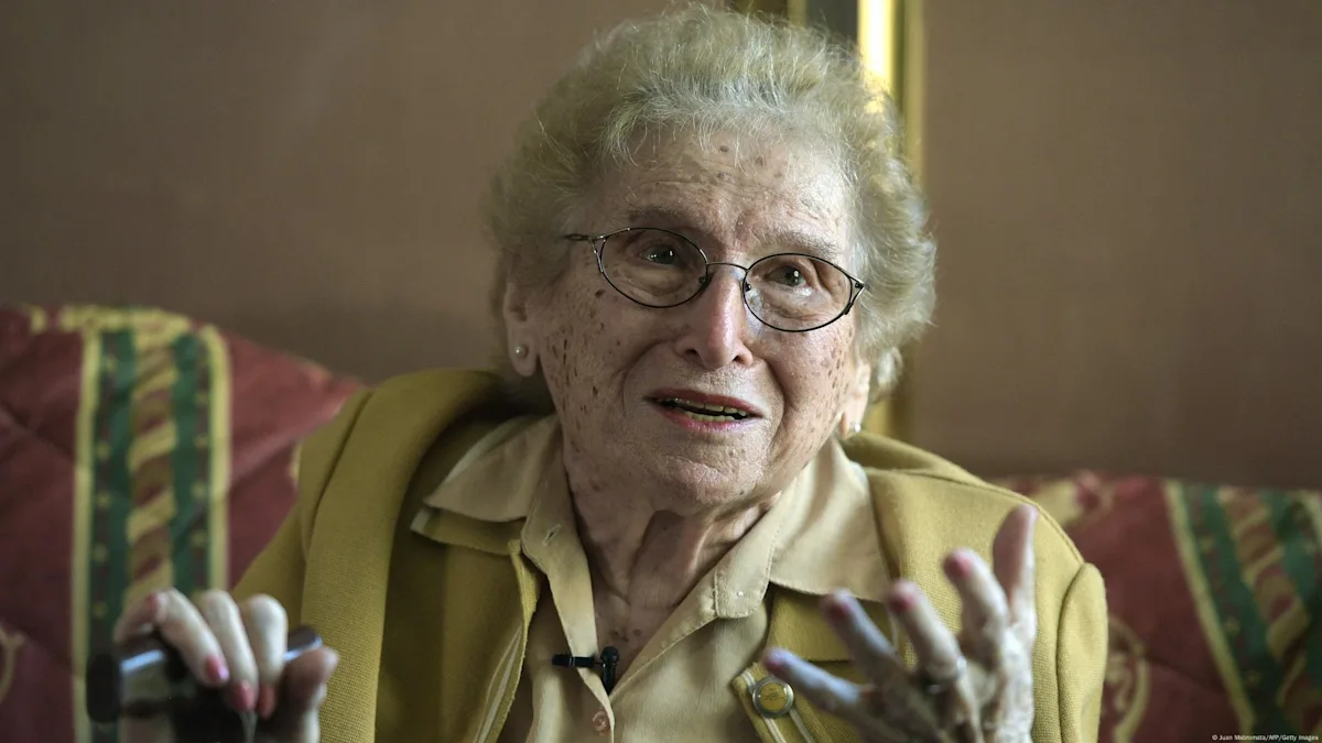 Murió Rosa Roisinblit, presidenta honoraria de Abuelas de Plaza de Mayo, a los 106 años