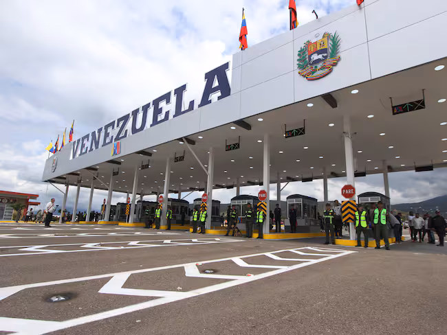 Colombia y Venezuela trabajan para habilitar el transporte de carga por Tienditas