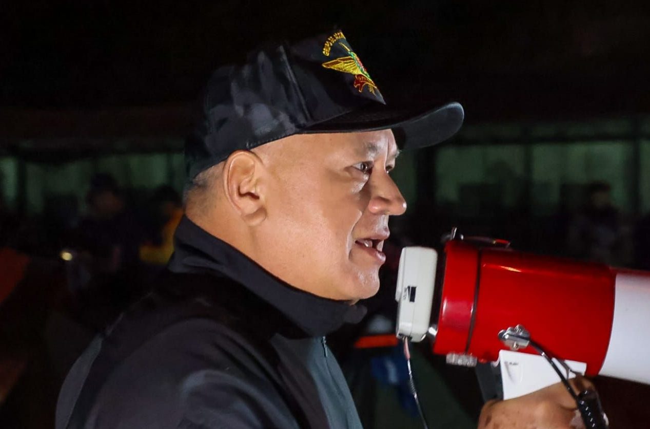 Diosdado Cabello se trasnochó de nuevo para inyectar "resistencia revolucionaria" con un megáfono