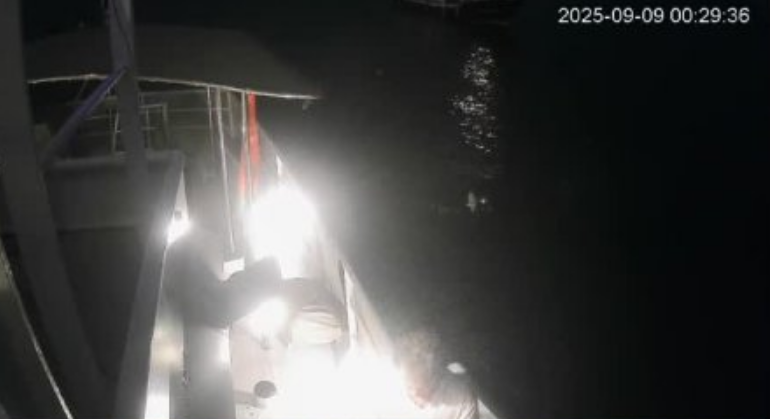 Greta Thunberg mintió: incendio de la Flotilla de la Libertad se debió a una bengala (VIDEO)
