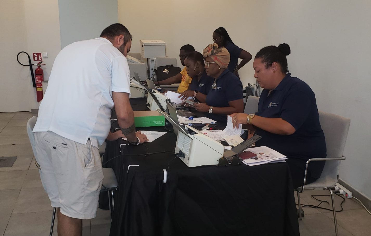Venezolanos son los latinos que registran mayor número de solicitudes de estadía en Curazao