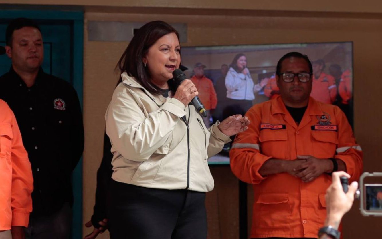 Carmen Meléndez insistió en que los militantes chavistas deben "saber cómo se usa el arma"