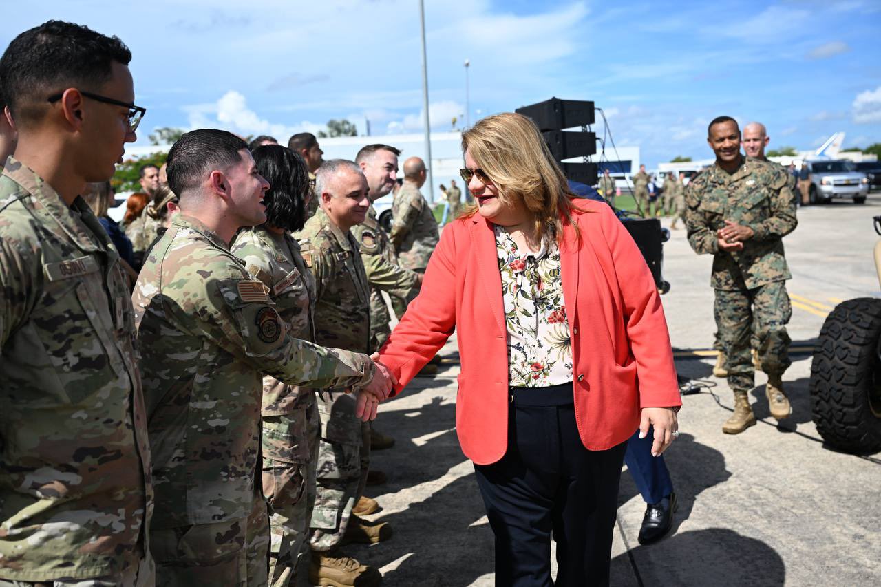 Gobernadora de Puerto Rico acusó a Nicolás Maduro de robarle "la paz y la vida" a su pueblo
