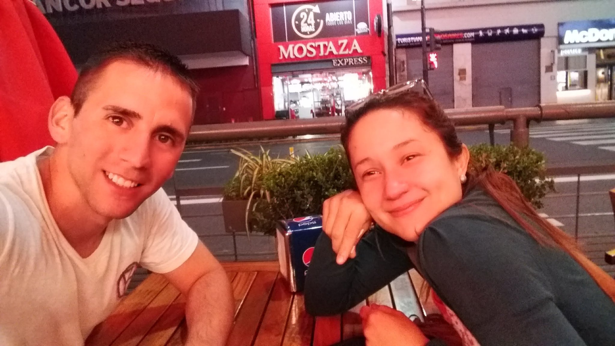 Esposa de gendarme argentino pidió al papa León XIV que interceda por su libertad en Venezuela