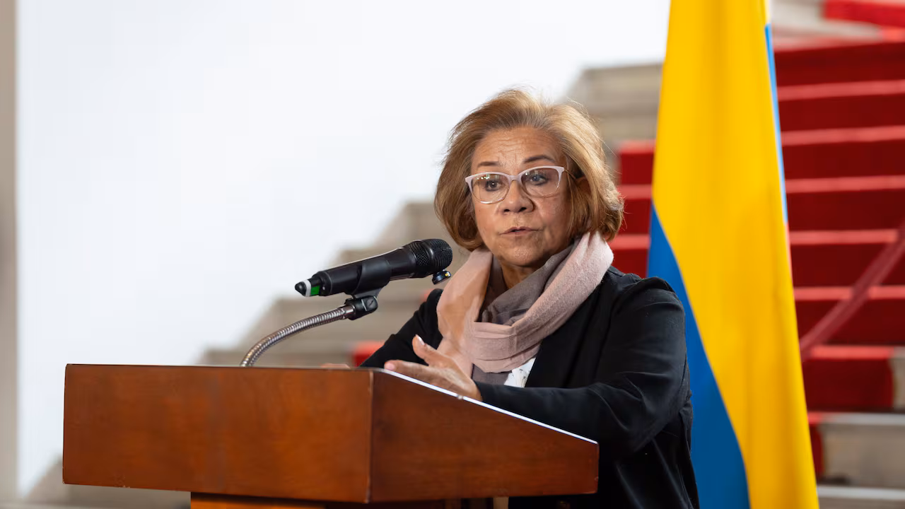 Canciller colombiana renuncia a su visa de EEUU tras revocatoria contra Gustavo Petro