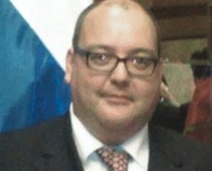 Jonathan Benavides: El lenguaje de la guerra y los idiotas