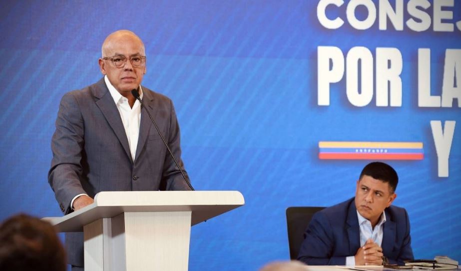 Jorge Rodríguez atacó a Danny Ocean tras polémica con el cantante Louis BPM (Video)