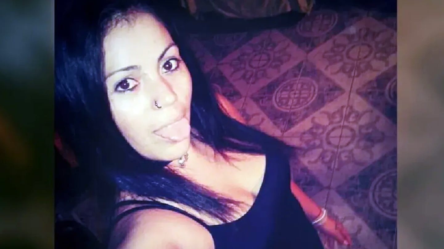 Hackearon redes de una joven asesinada y difundieron fotos de ella desnuda