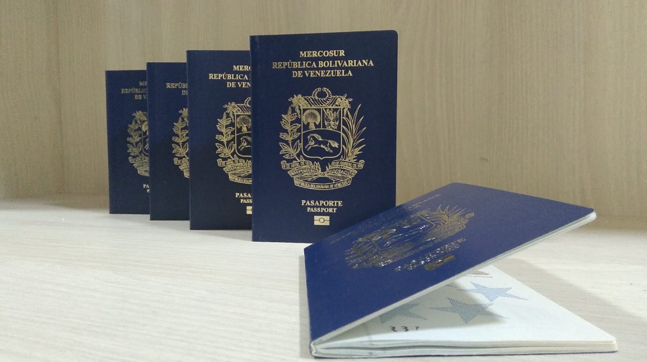 Expulsarán de Sint Maarten a venezolano que usó un pasaporte tramitado por gestor