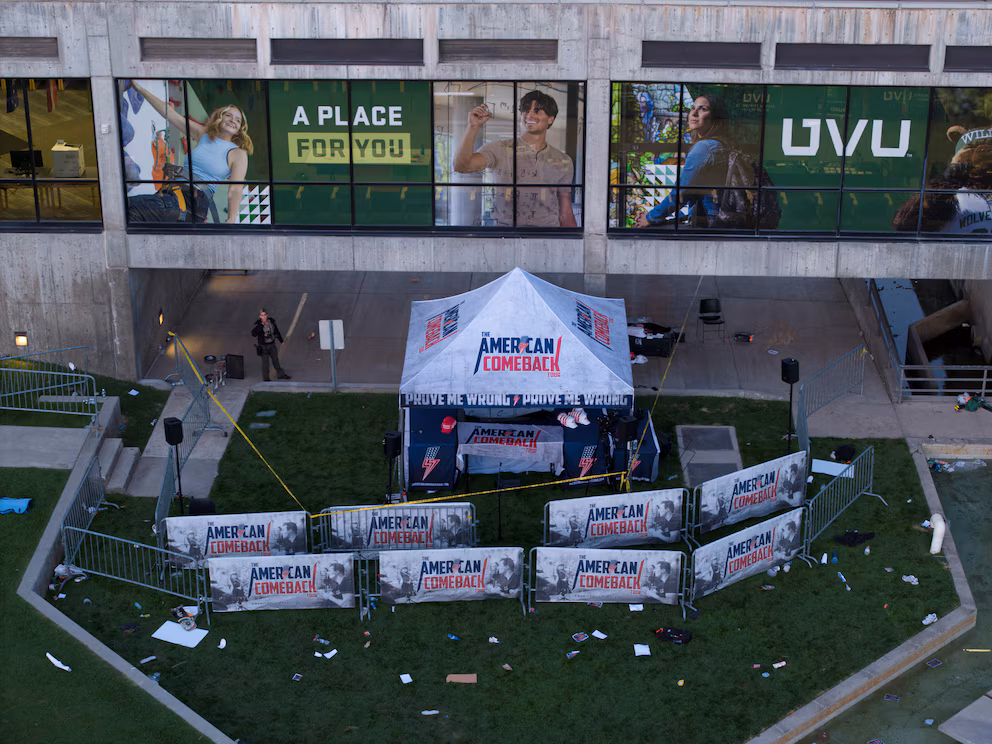 FBI recuperó el arma homicida y analiza videos del asesino de Charlie Kirk: Parece ser de edad universitaria