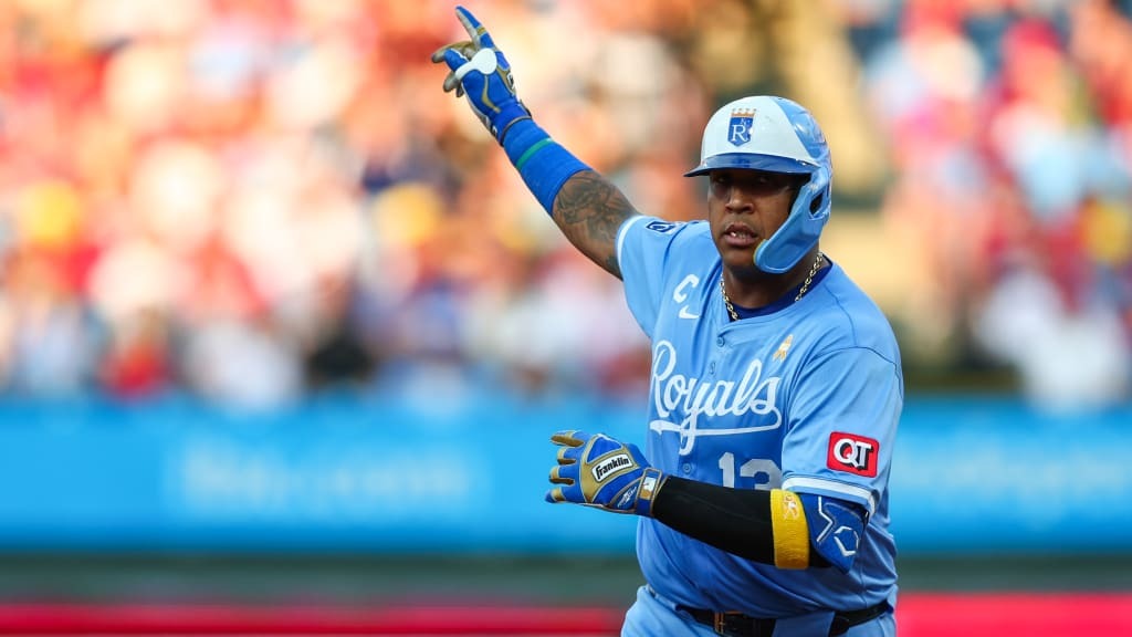 Con un solo swing Salvador Pérez hizo historia: llegó a 300 jonrones y 1.000 carreras impulsadas (VIDEO)