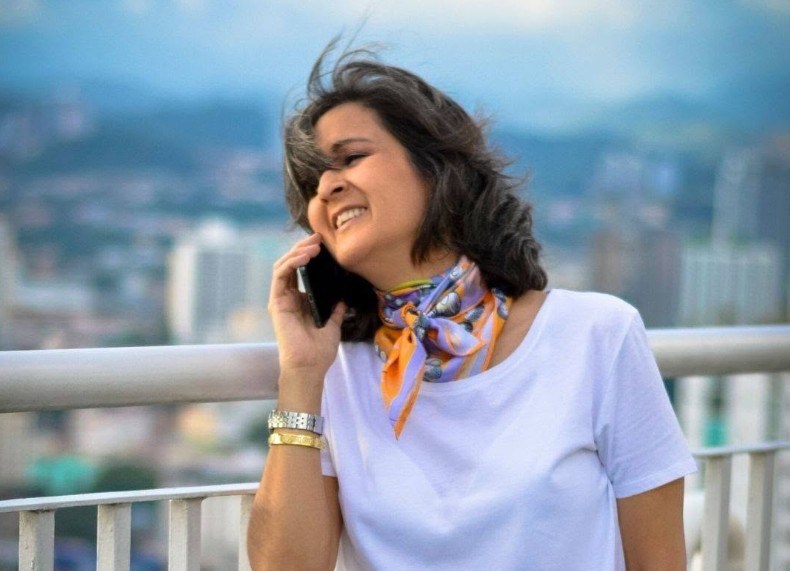 Consultora, podcaster y ejemplo de resiliencia emprendedora (VIDEO)