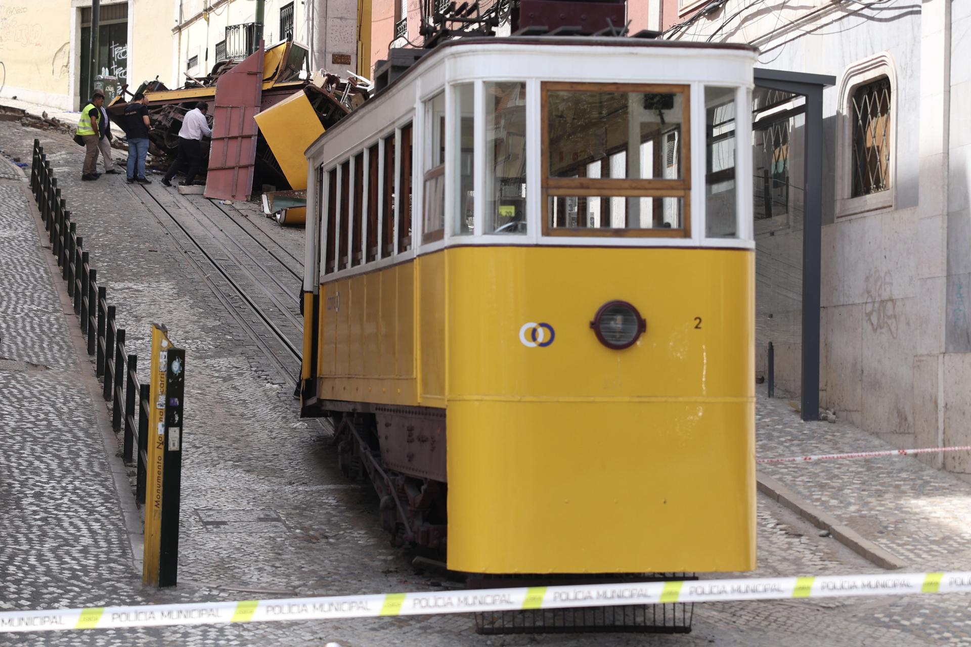 Qué se sabe del accidente del Elevador de Gloria en Lisboa que dejó al menos 17 muertos