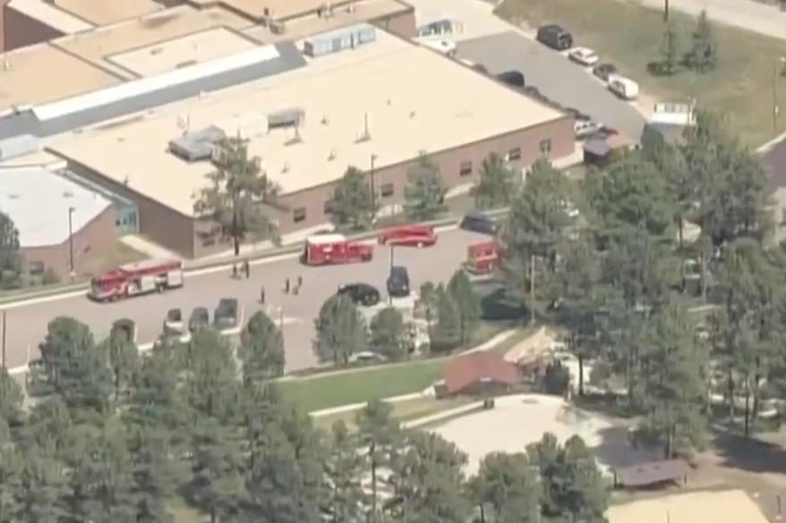 Pánico en Colorado: Tiroteo en secundaria dejó tres adolescentes heridos, incluyendo el atacante