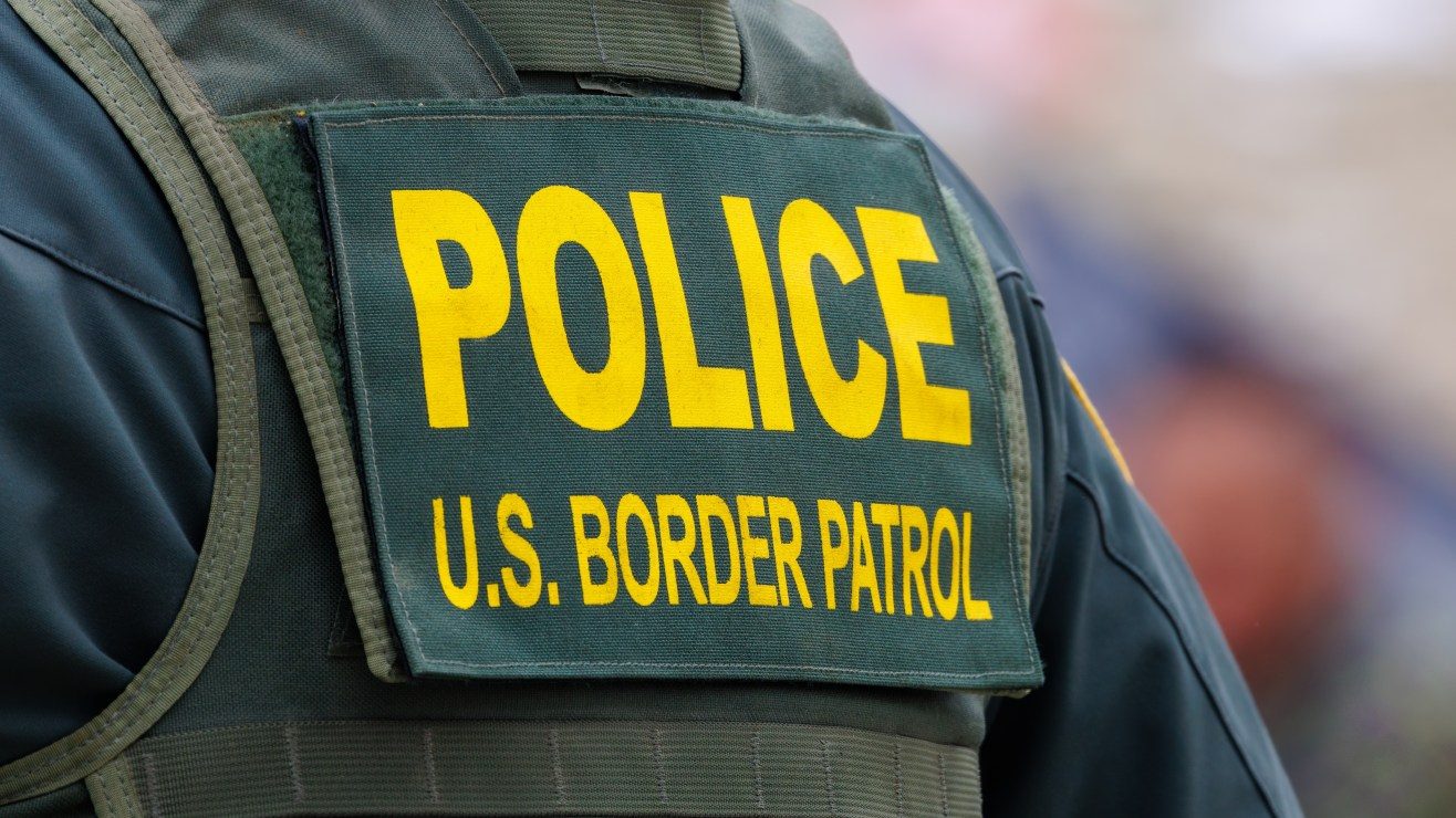 ICE busca a inmigrantes que escaparon de custodia: ahorcaron a un agente de Patrulla Fronteriza