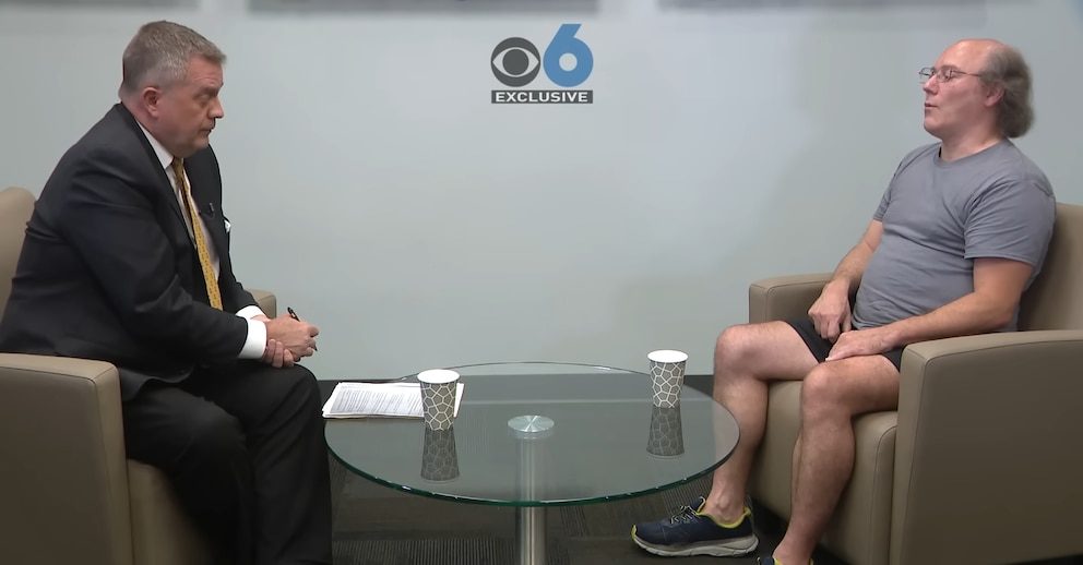 Neoyorquino admitió en una entrevista en televisión que mató a sus padres y los enterró en su jardín