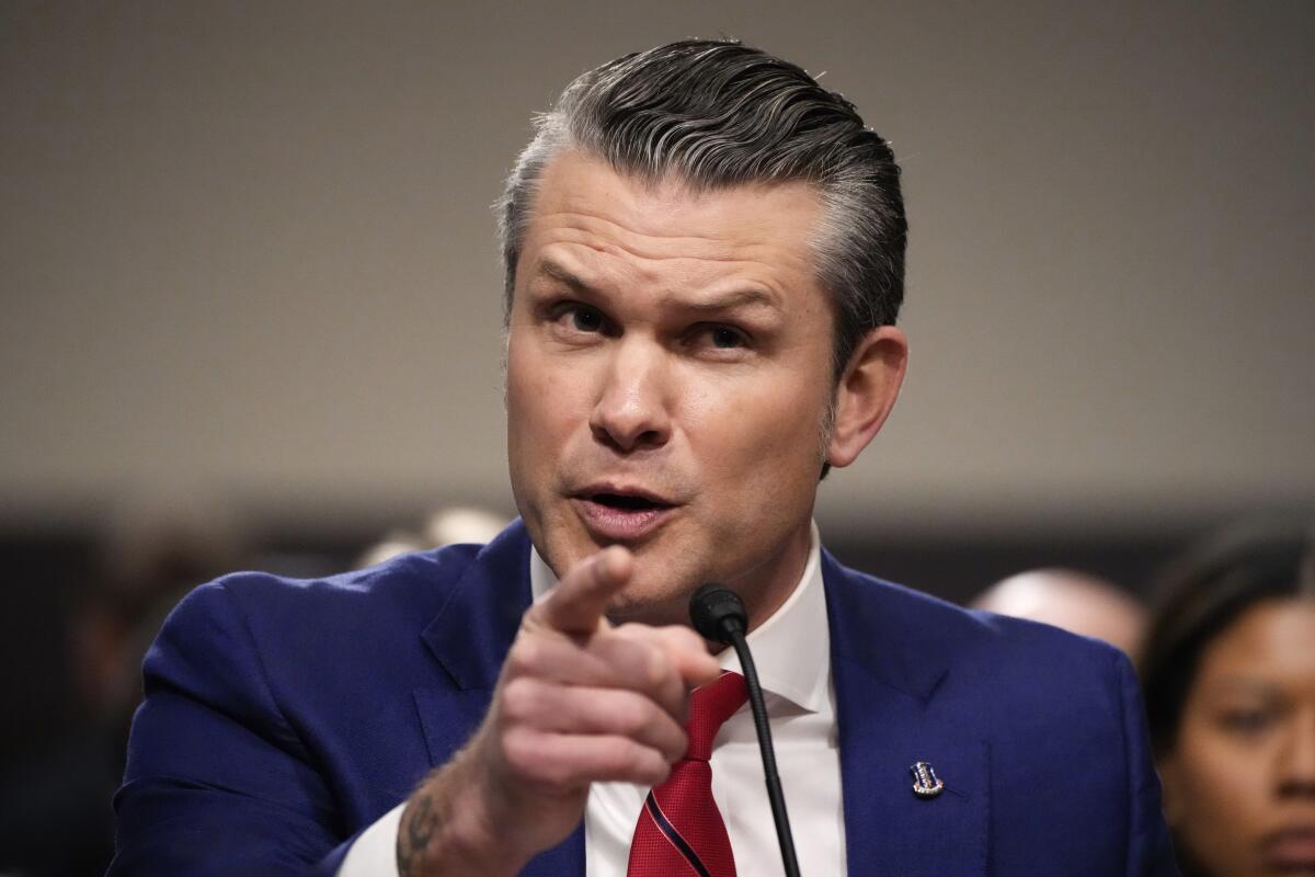 Pete Hegseth anunció que recuperará el "estándar masculino" del Ejército de EEUU
