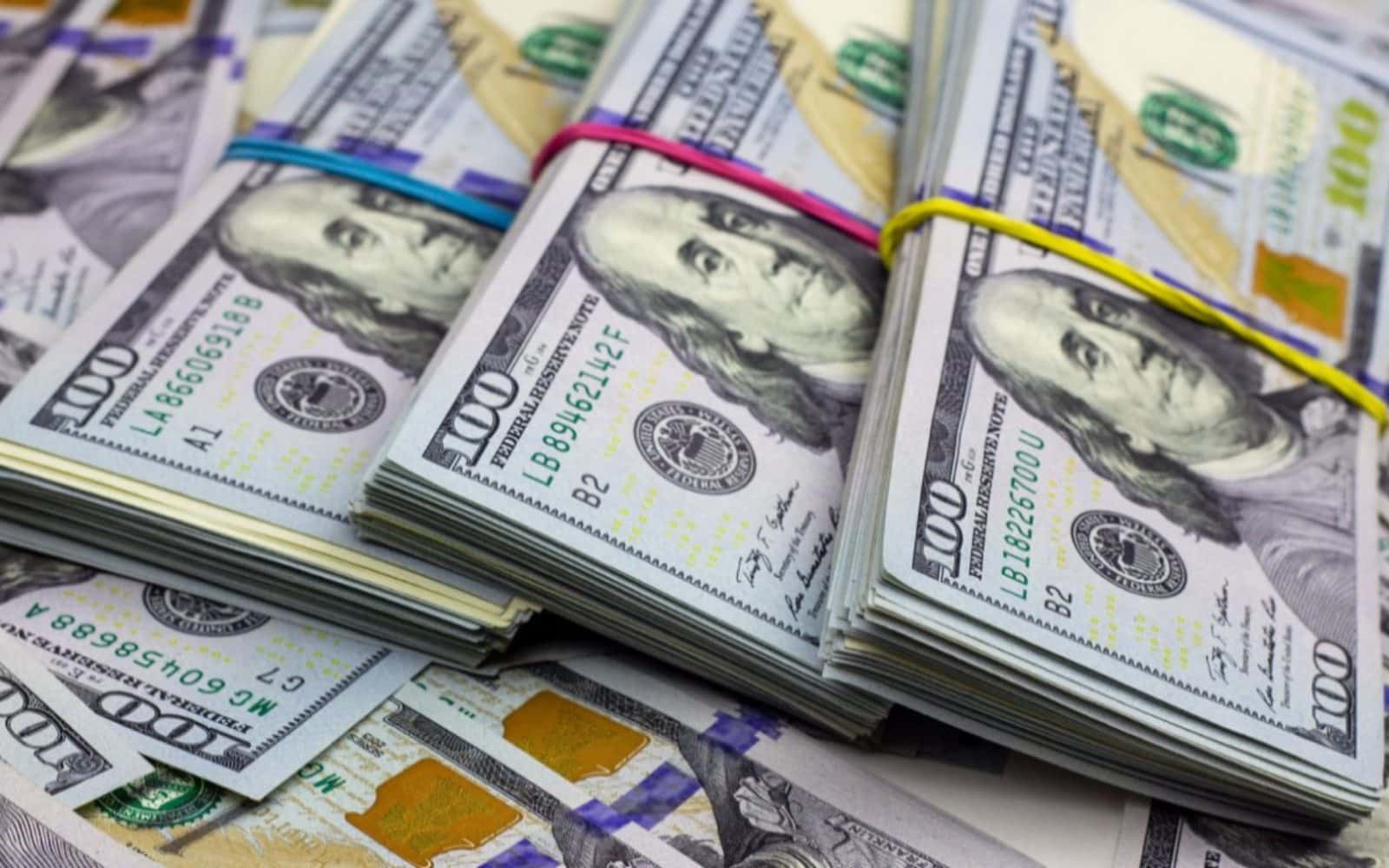 Venezuela enfrenta caída del 47% de las remesas, mientras crece el envío de dinero al exterior