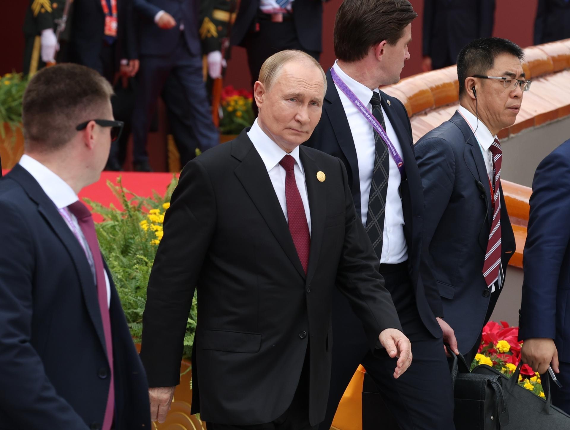 Putin: Si Zelenski quiere reunirse conmigo, que venga a Moscú