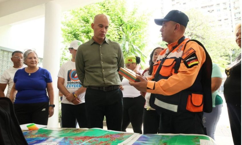 Chavismo conformará comités de riesgo en escuelas para prepararse ante eventos naturales