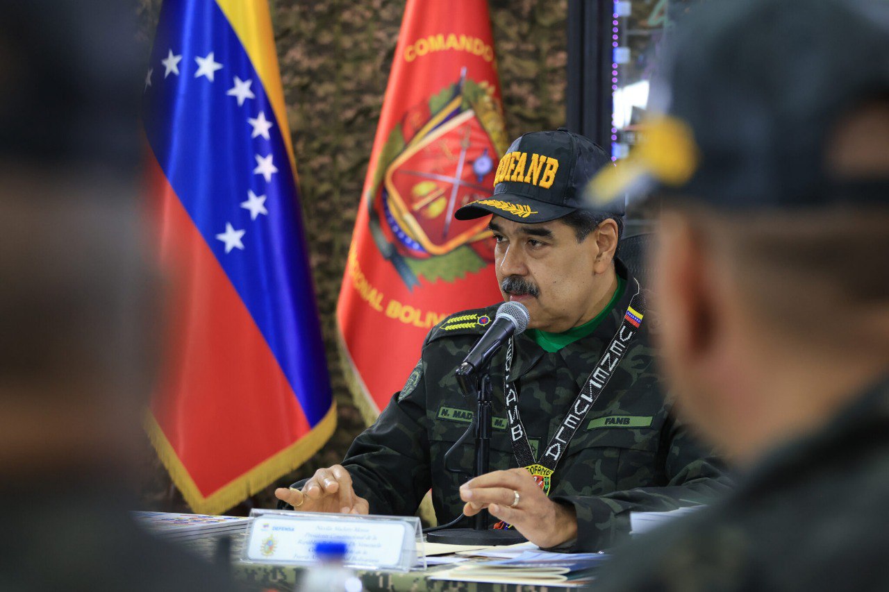 El Español: Maduro oculta una purga de militares y funcionarios en Venezuela mientras trata de evitar la guerra con EEUU
