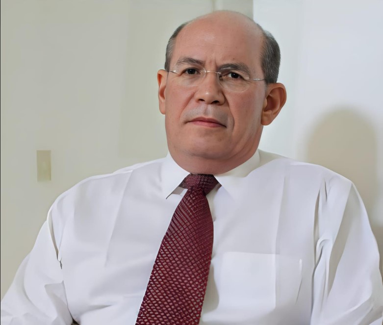 Omar González: Nicolás Maduro juega con fuego