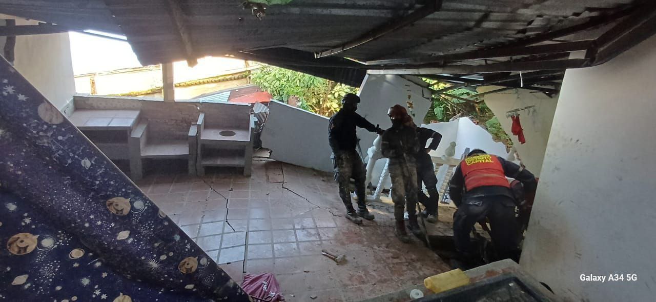 Tragedia en Caracas: al menos un fallecido y cuatro heridos dejó colapso de una casa de tres pisos (VIDEO)
