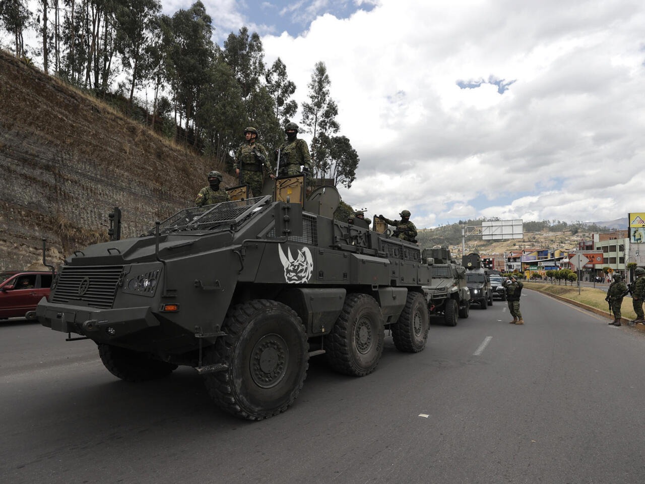 Doce militares heridos y 17 retenidos en protesta en que murió un manifestante en Ecuador