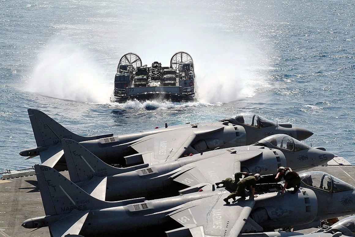 Por qué EEUU combate con F-35 y destructores a los carteles en el Caribe