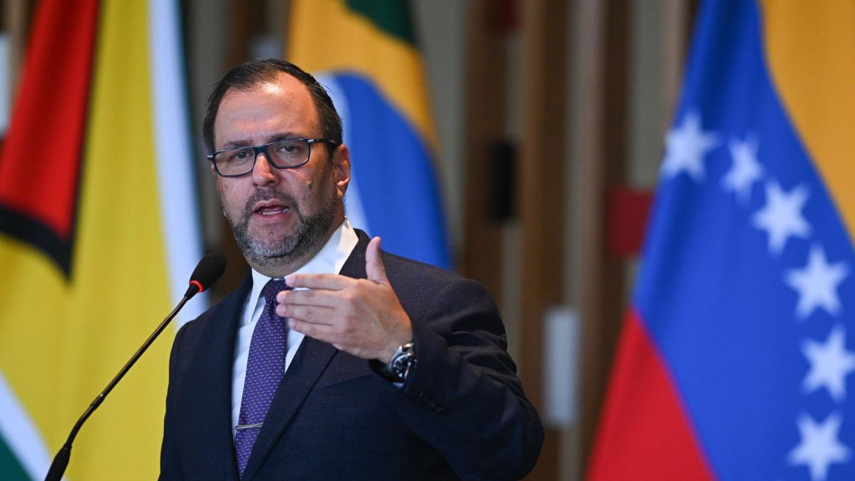 Chavismo buscó apoyo de Sudáfrica ante "amenaza" de EEUU por despliegue en el Caribe