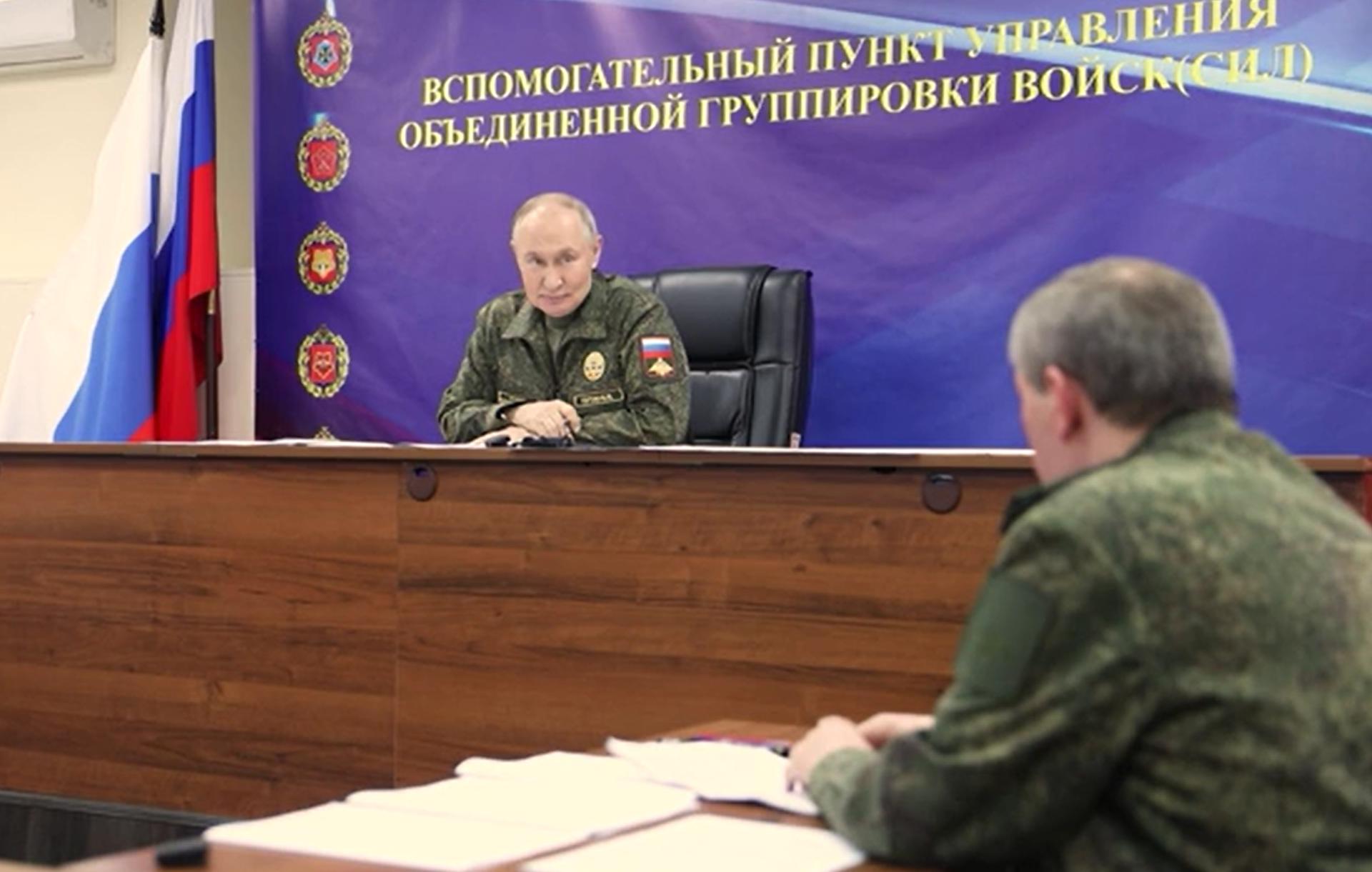 Putin exige a Ucrania la rendición de sus tropas rodeadas en Járkov y Donetsk