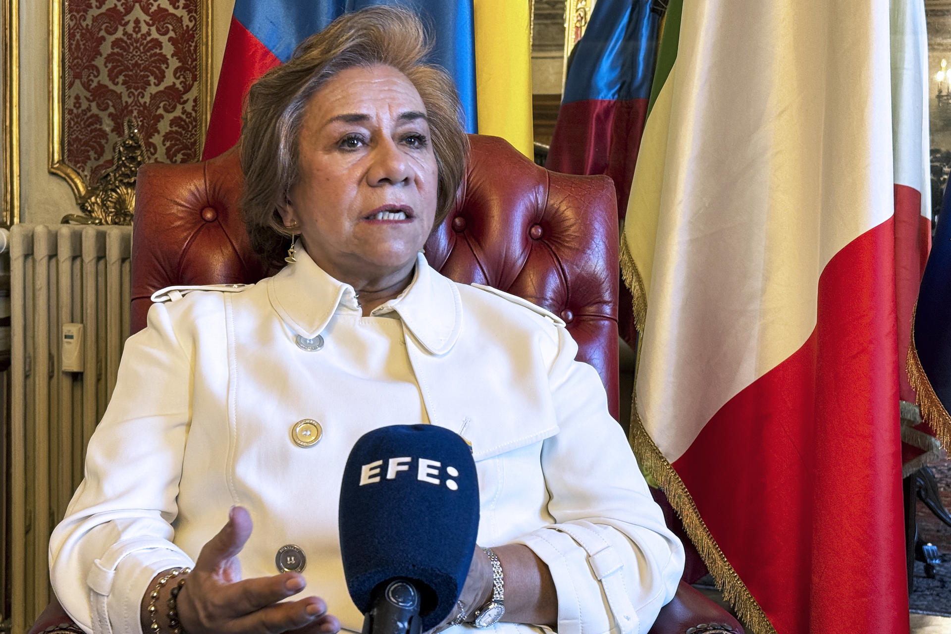 Canciller colombiana insiste que presencia militar en el Caribe "amenaza a países de la región"