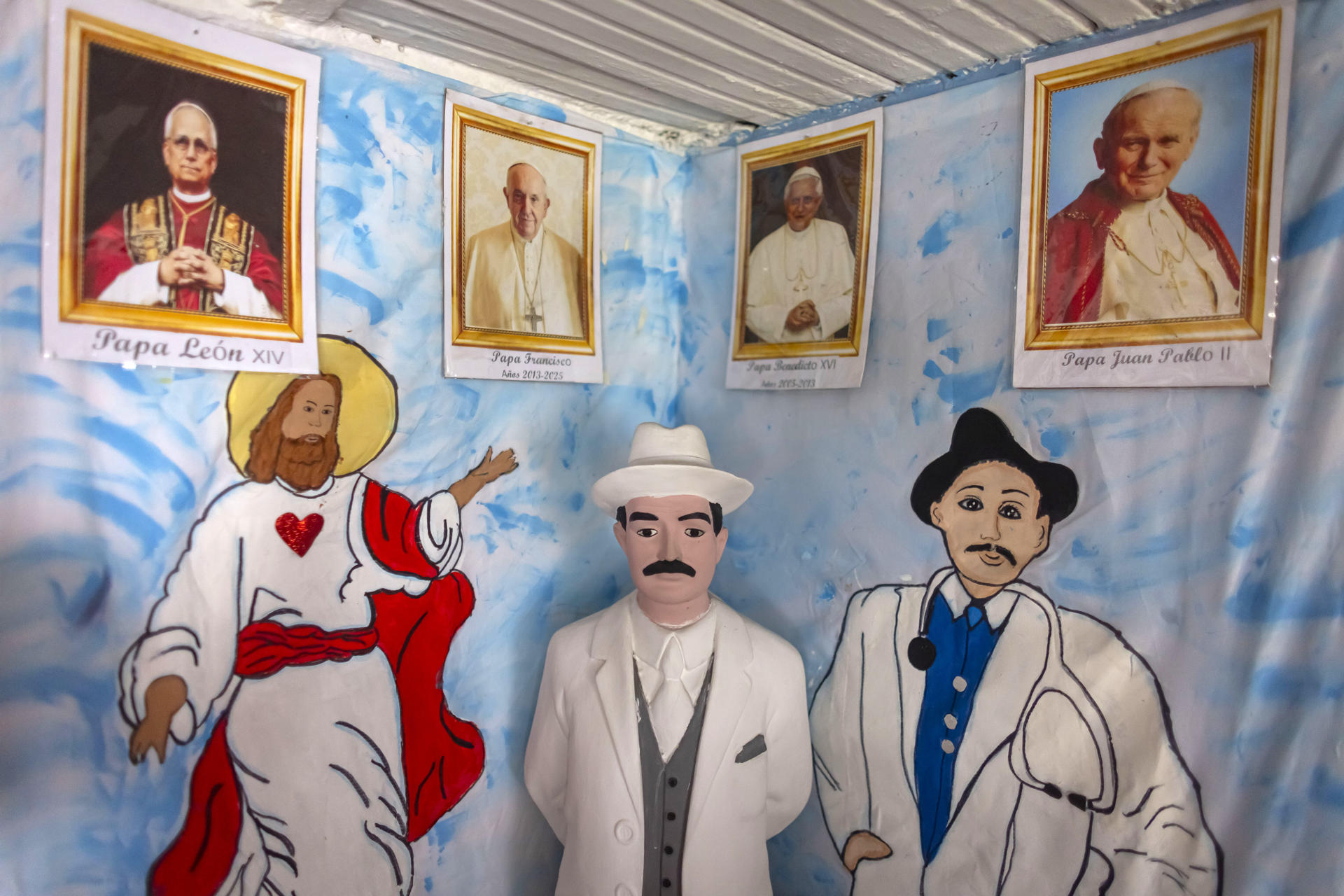 En FOTOS: la sala de Caracas donde el doctor José Gregorio Hernández "opera sin bisturí"