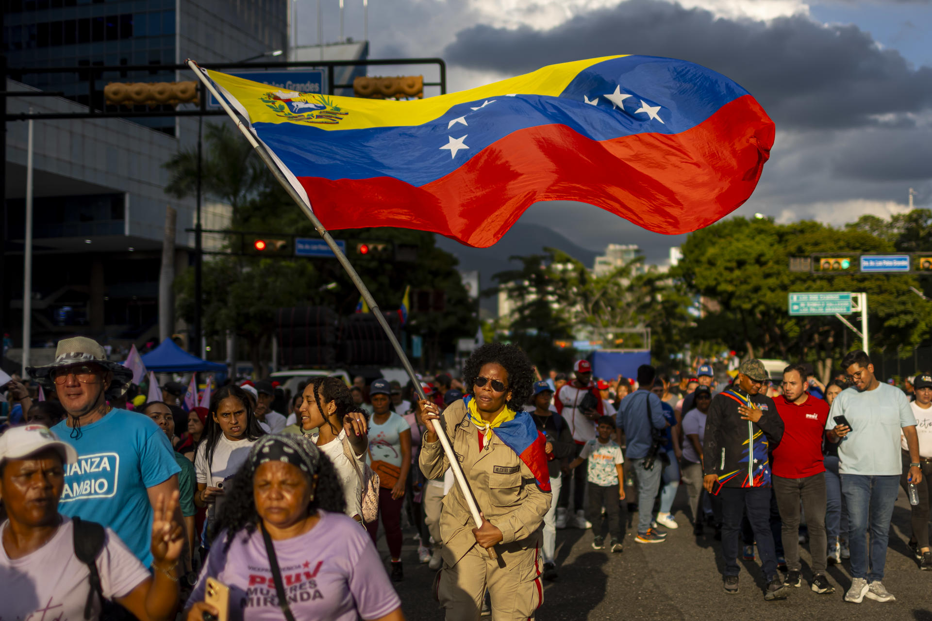 VIDEO: marcha chavista a sede de la ONU quedó más devaluada que el bolívar ante el dólar BCV