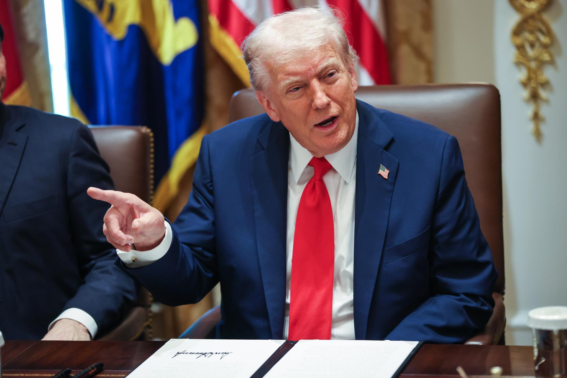 Trump confirmó que el último ataque de EEUU fue contra narcosubmarino en el Caribe