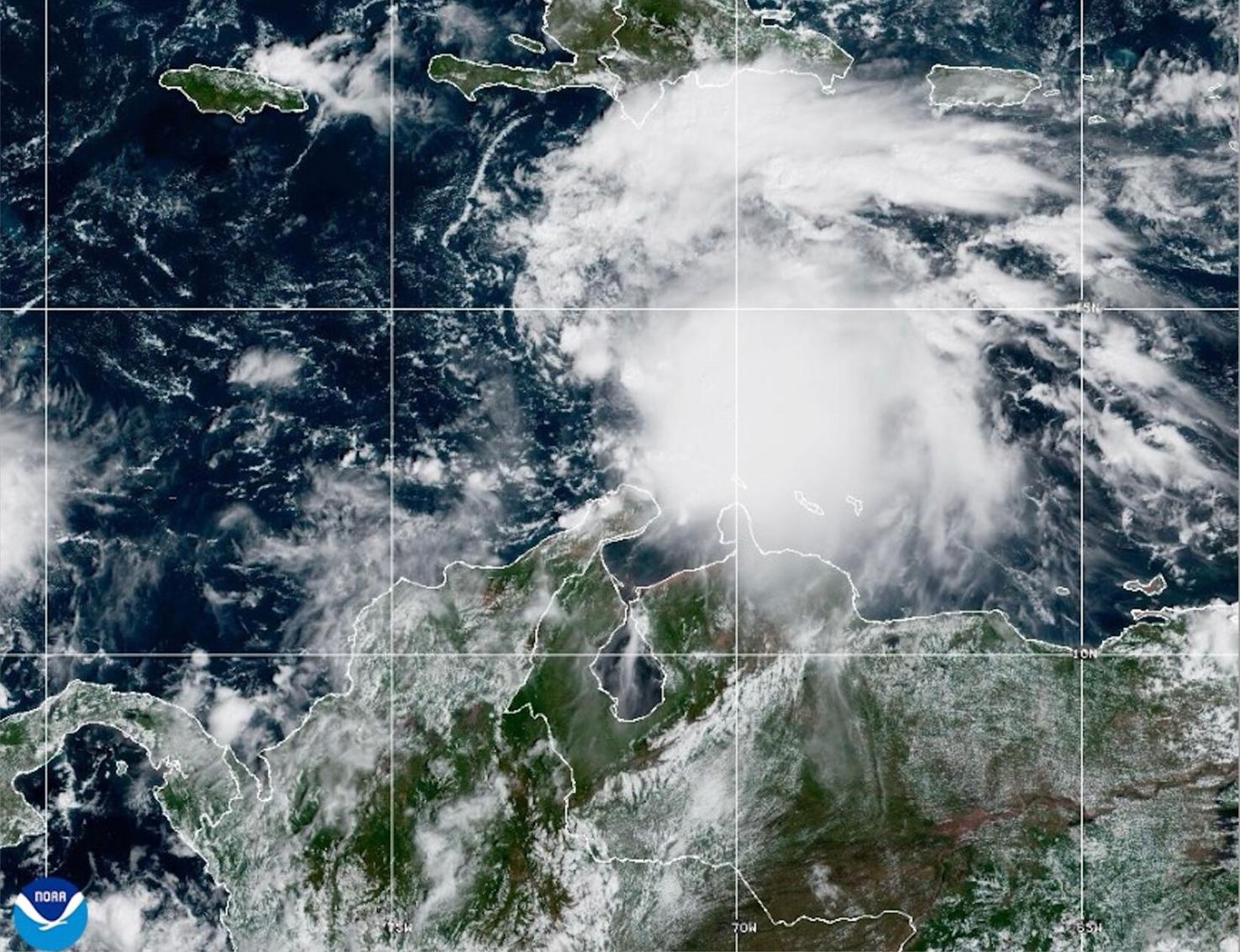 Así se ve desde el espacio la tormenta Melissa que amenaza a Venezuela y Colombia