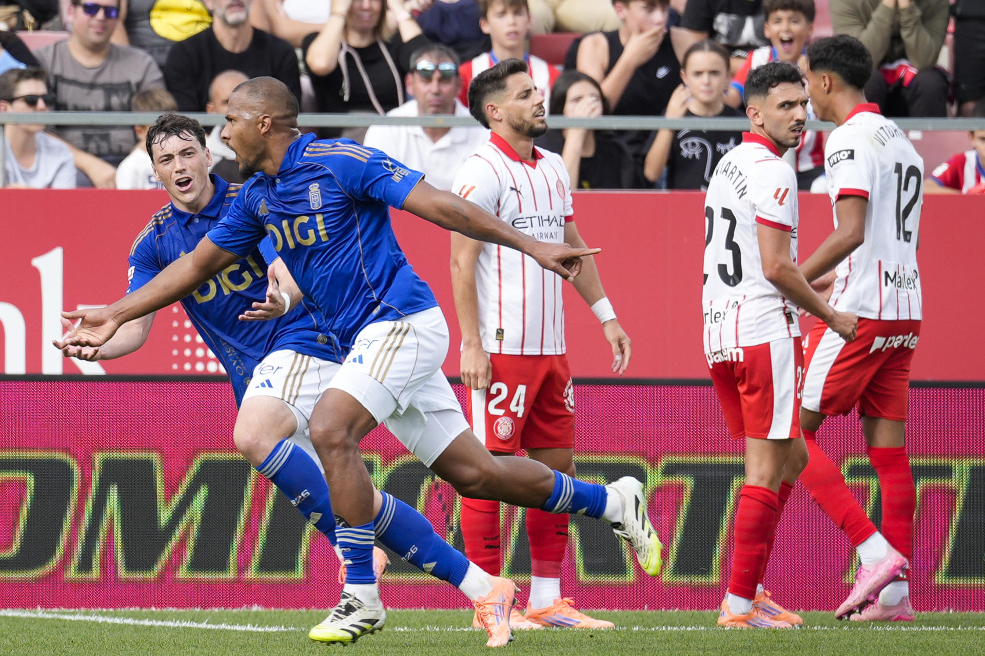 Salomón Rondón brilló con un golazo que puso a sudar la gota gorda a Girona
