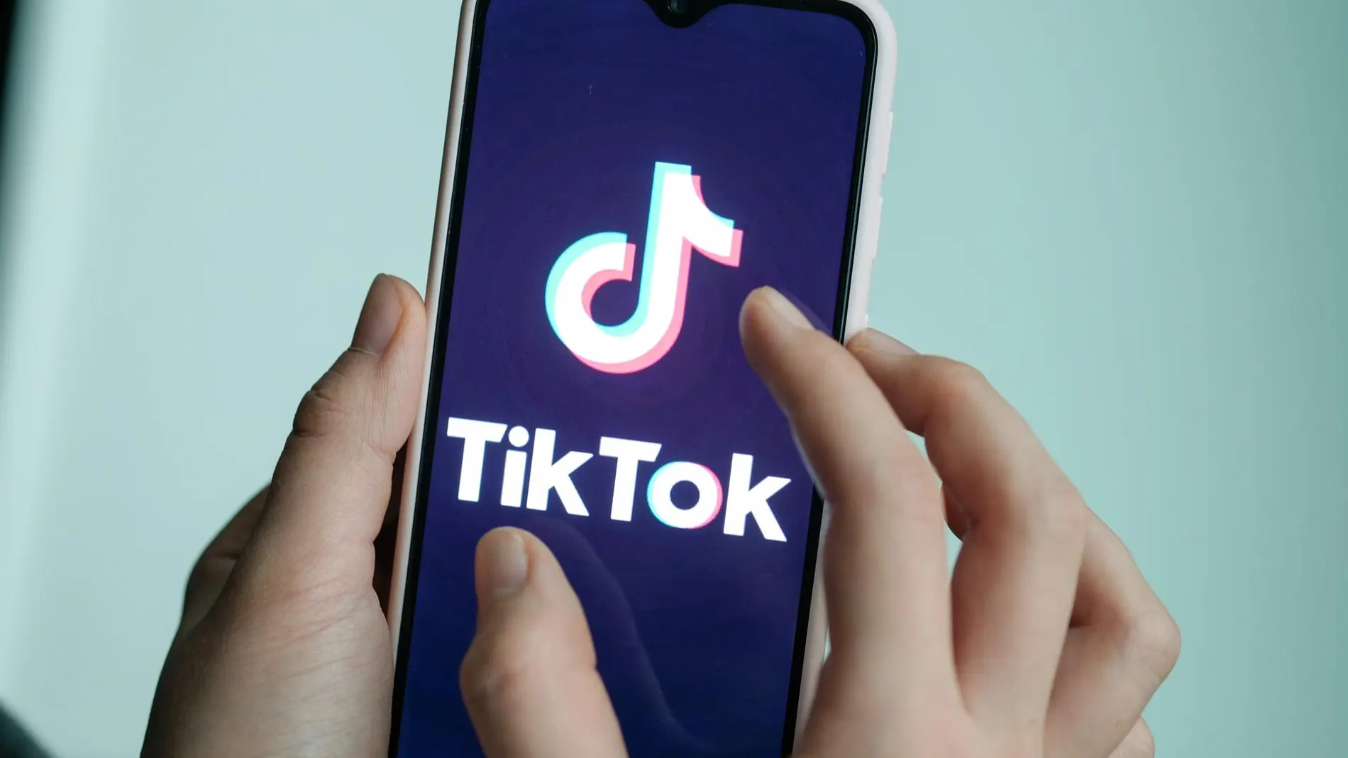 Muere un niño de 12 años tras inhalar desodorante en un reto viral de TikTok