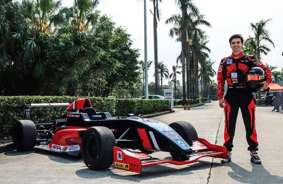 Piloto que soñaba con llegar a la Fórmula 1 confesó que degolló a su padre tras una discusión